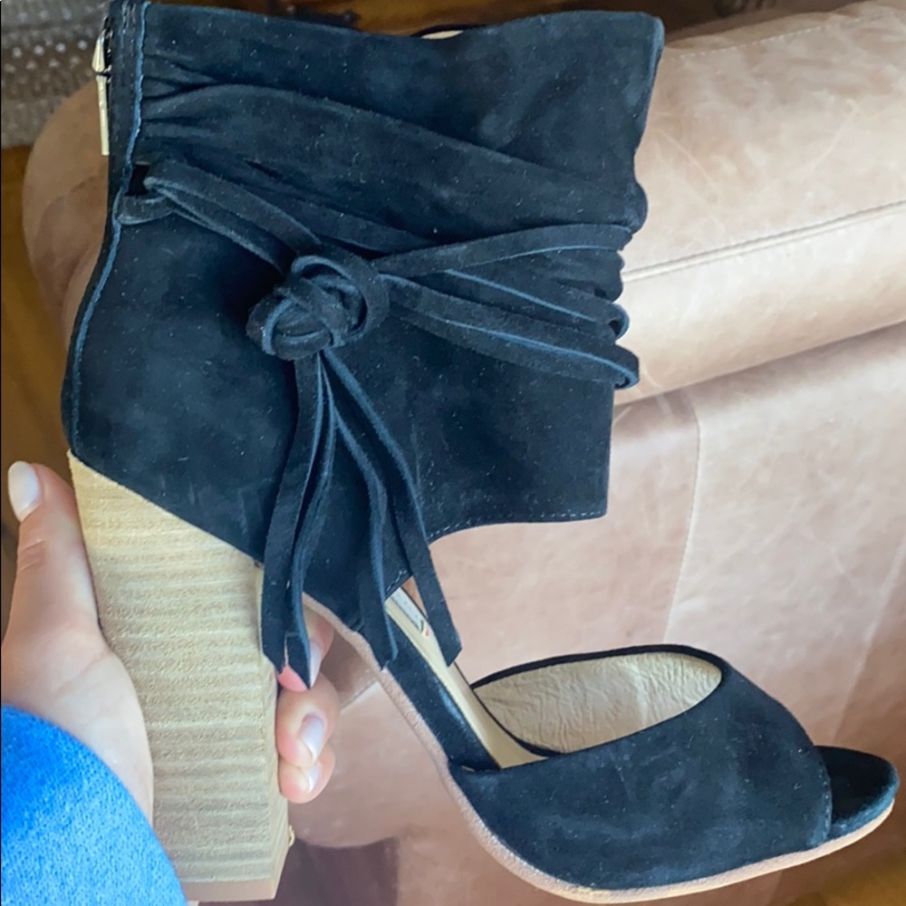 Chinese Laundry Kristin Cavallari peep toe heels